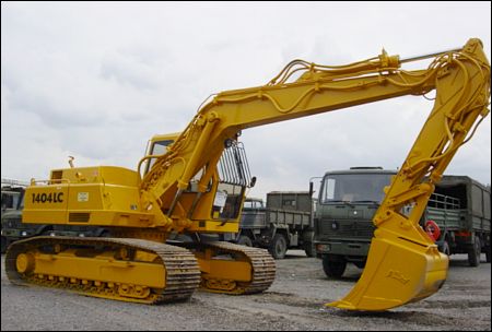 Atlas 1404LC Tracked Excavator - Govsales of ex military vehicles for sale, mod surplus