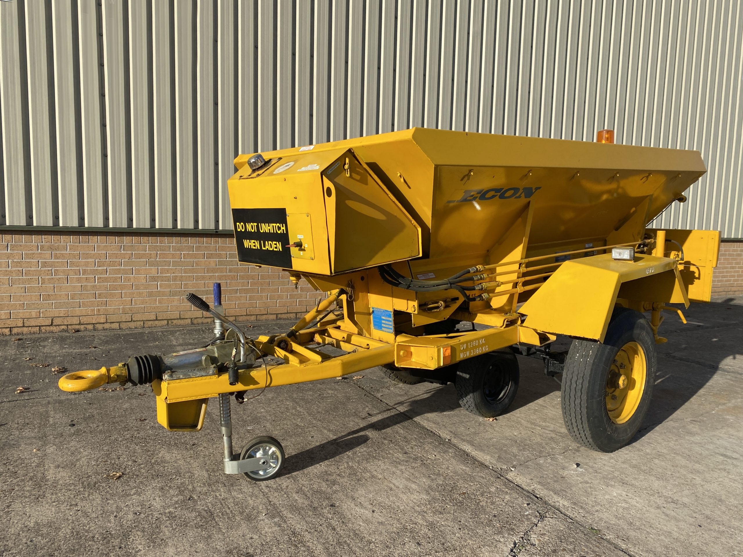 Econ towed gritter trailer - Govsales of ex military vehicles for sale, mod surplus