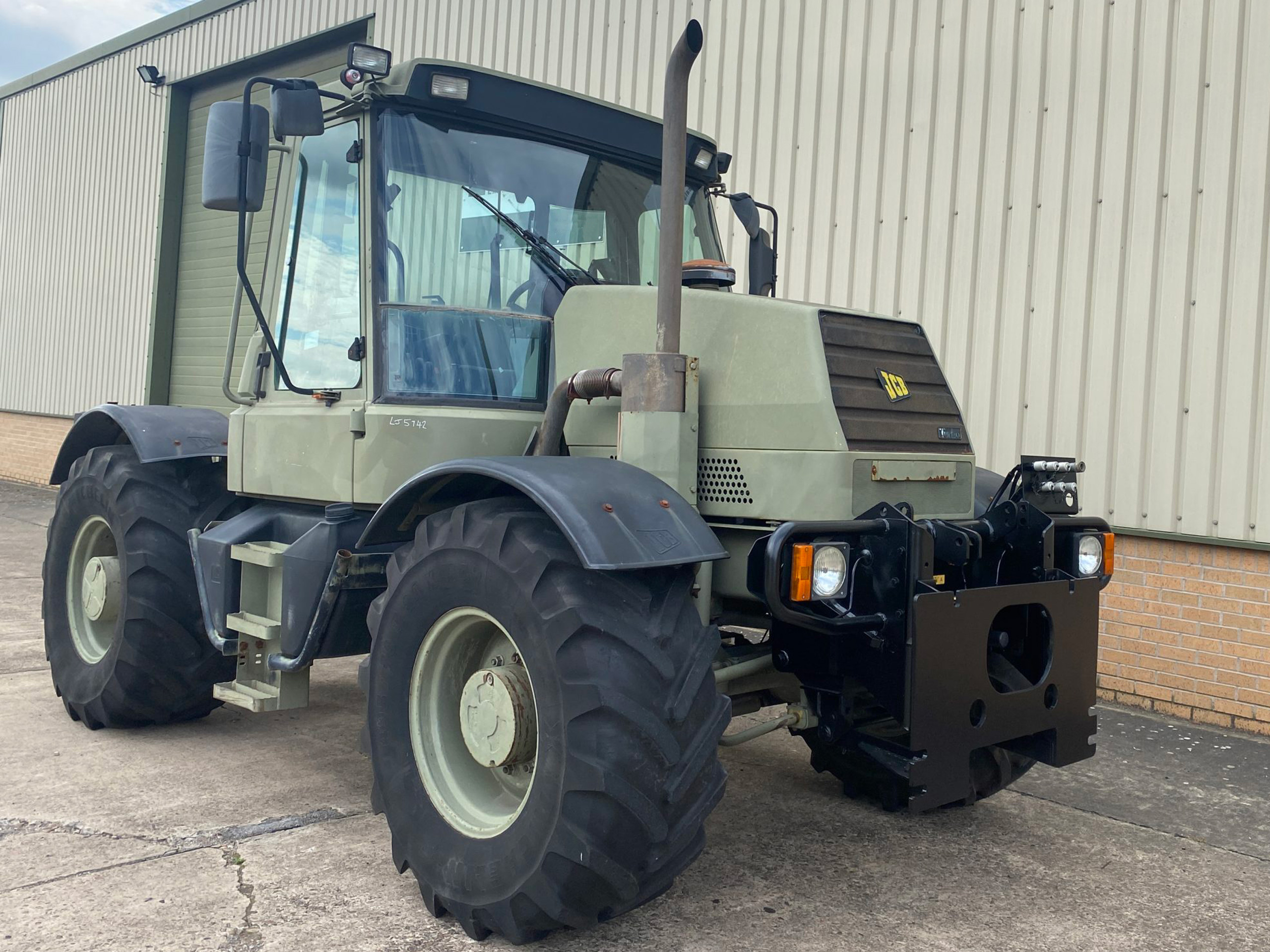 military vehicles for sale - JCB fastrac 150T 80 ex MoD